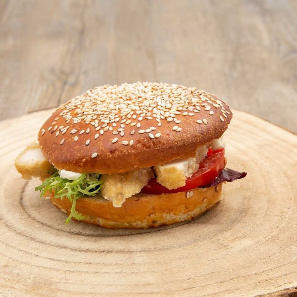 P'tit filou pause-salée St-Morêt, du jus de tomate, de la salade, tomate et poulet un pain bun Boulangerie pâtisserie Lafitau Brignoles 83