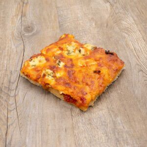 Pizza 3 fromages pause salée bleu chèvre emmenthal sauce tomate pâte à pizza boulangerie pâtisserie Lafitau Brignoles 83