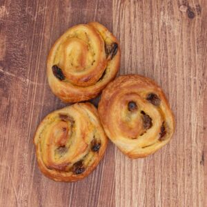 viennoiserie mini brioche aux raisins pâte briochée au beurre crème pâtissière raisins moelleux boulangerie pâtisserie Lafitau Brignoles 83