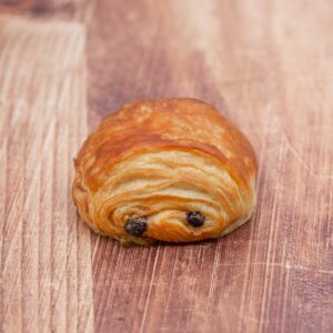 viennoiserie mini pain au chocolat pâte à croissant au beurre avec deux barres de chocolat boulangerie pâtisserie Lafitau Brignoles 83
