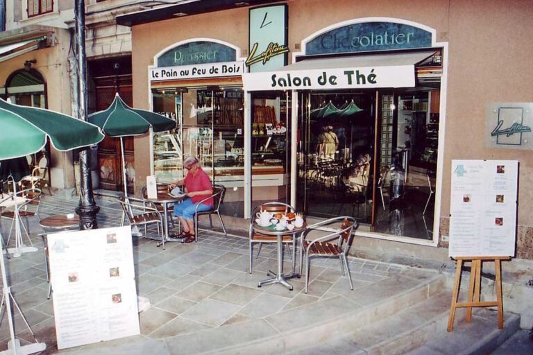 Lafitau notre histoire 2001 ouverture place Carami boulangerie pâtisserie Lafitau Brignoles 83