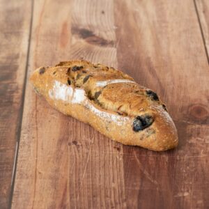 Pain aux deux olives pain farine de blé bio olives noires et vertes boulangerie pâtisserie Lafitau Brignoles 83